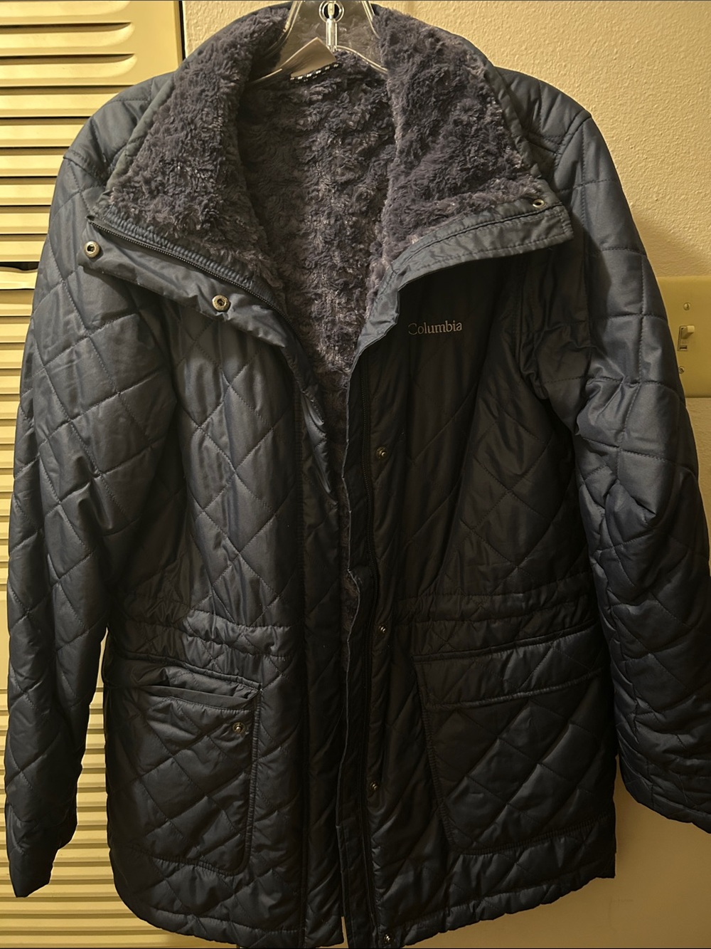 Columbia Navy Quilted Puffer Jacket with Faux-Fur Lining